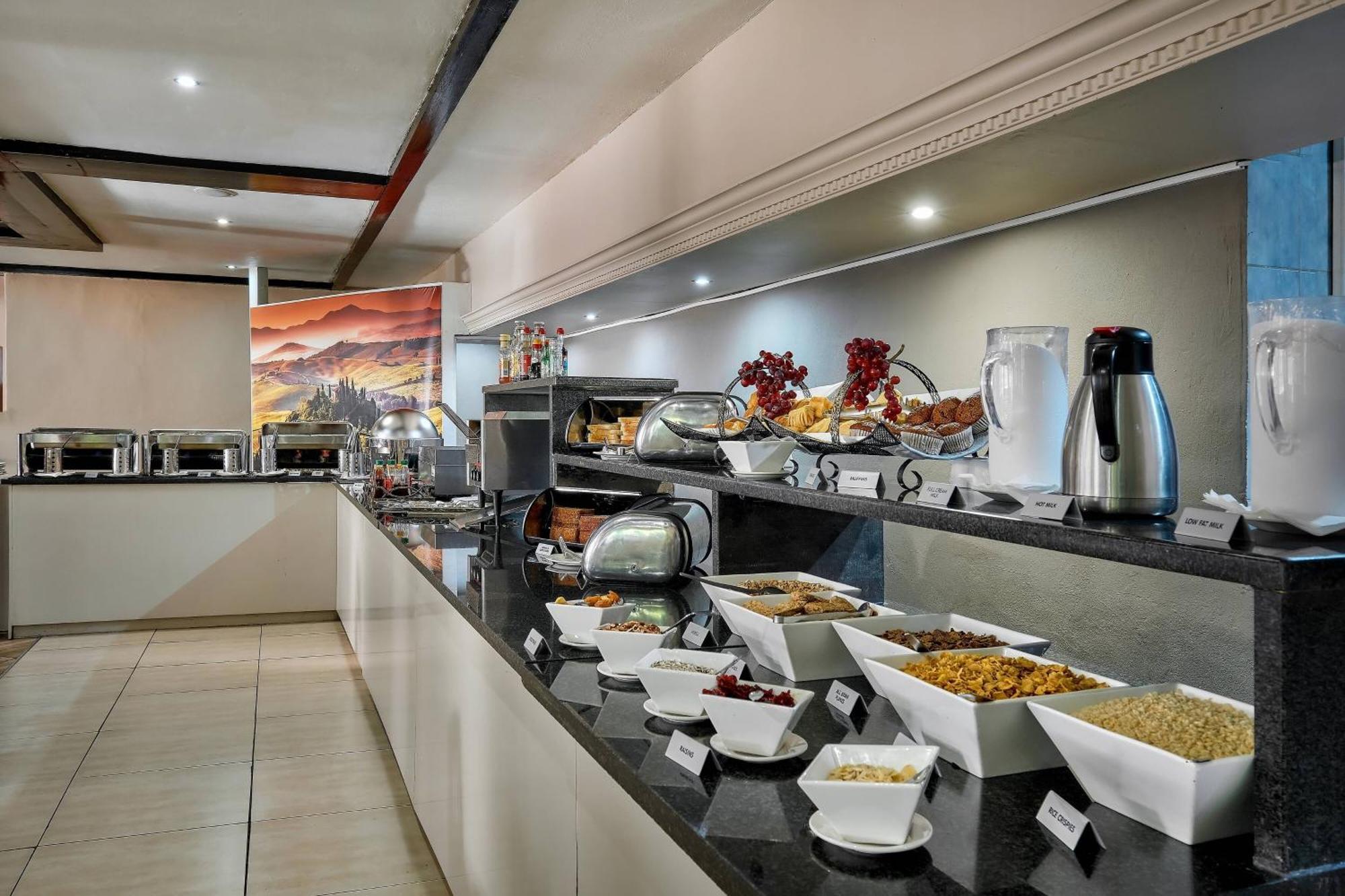 Protea Hotel By Marriott Klerksdorp Buitenkant foto