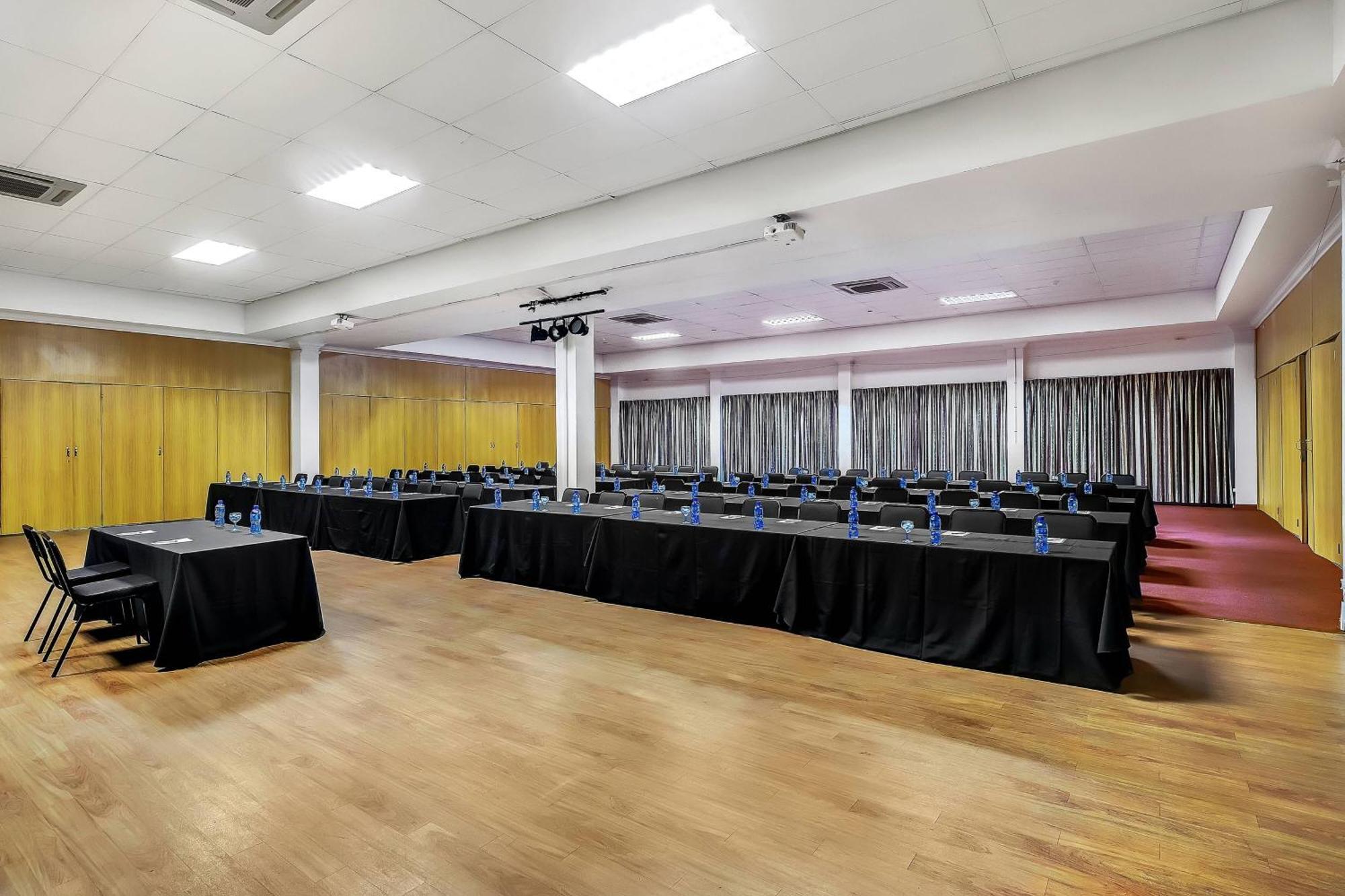 Protea Hotel By Marriott Klerksdorp Buitenkant foto