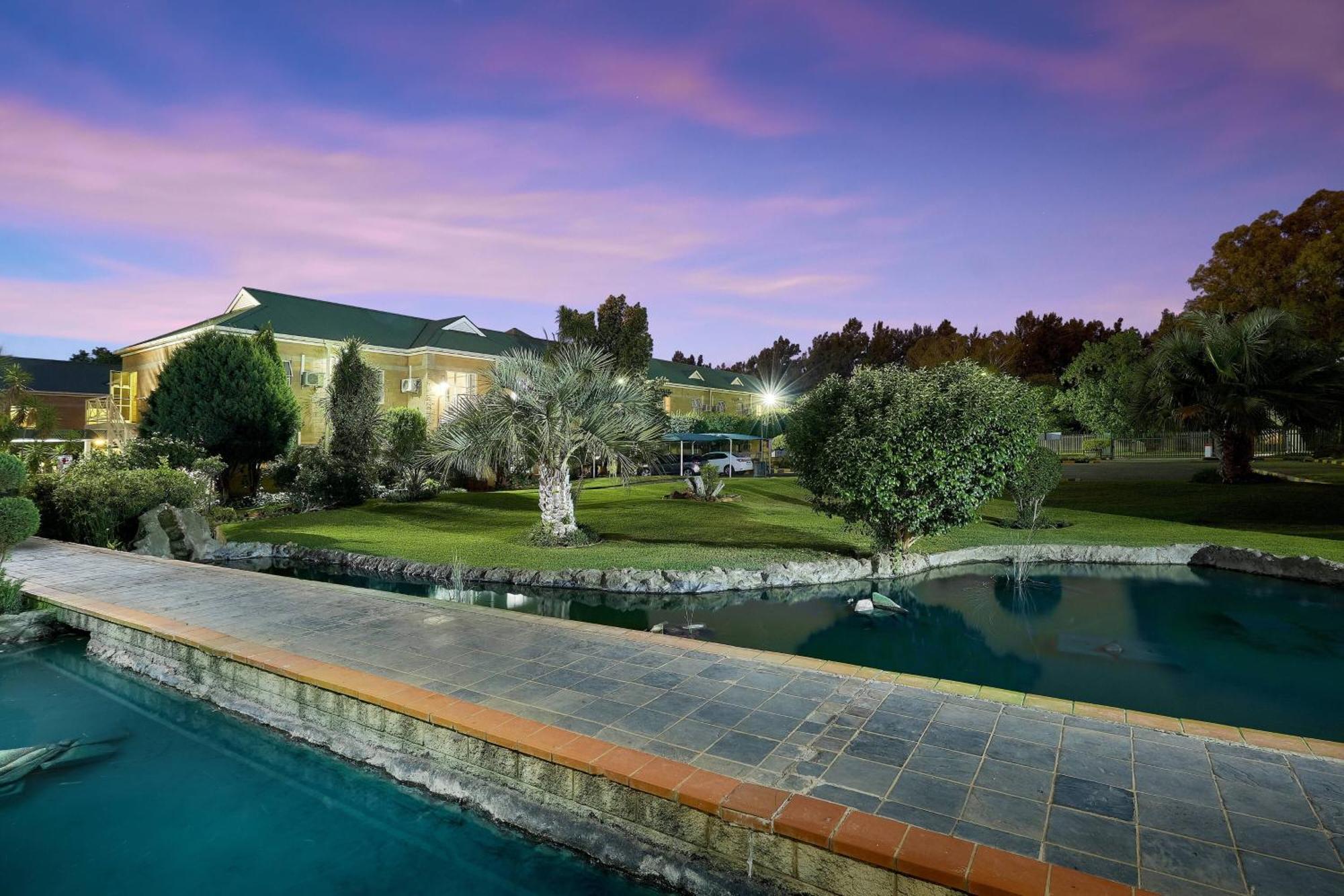Protea Hotel By Marriott Klerksdorp Buitenkant foto