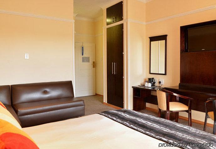 Protea Hotel By Marriott Klerksdorp Buitenkant foto